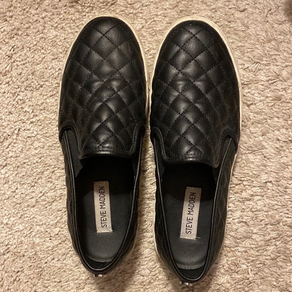 Steve Madden Ecentrcq Black Slip On Quilted Sneakers - Picture 2 of 7
